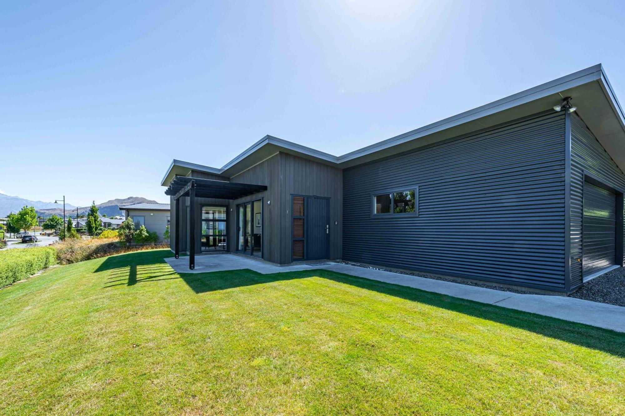 Hoheria Mountain Lodge Wanaka Exterior photo