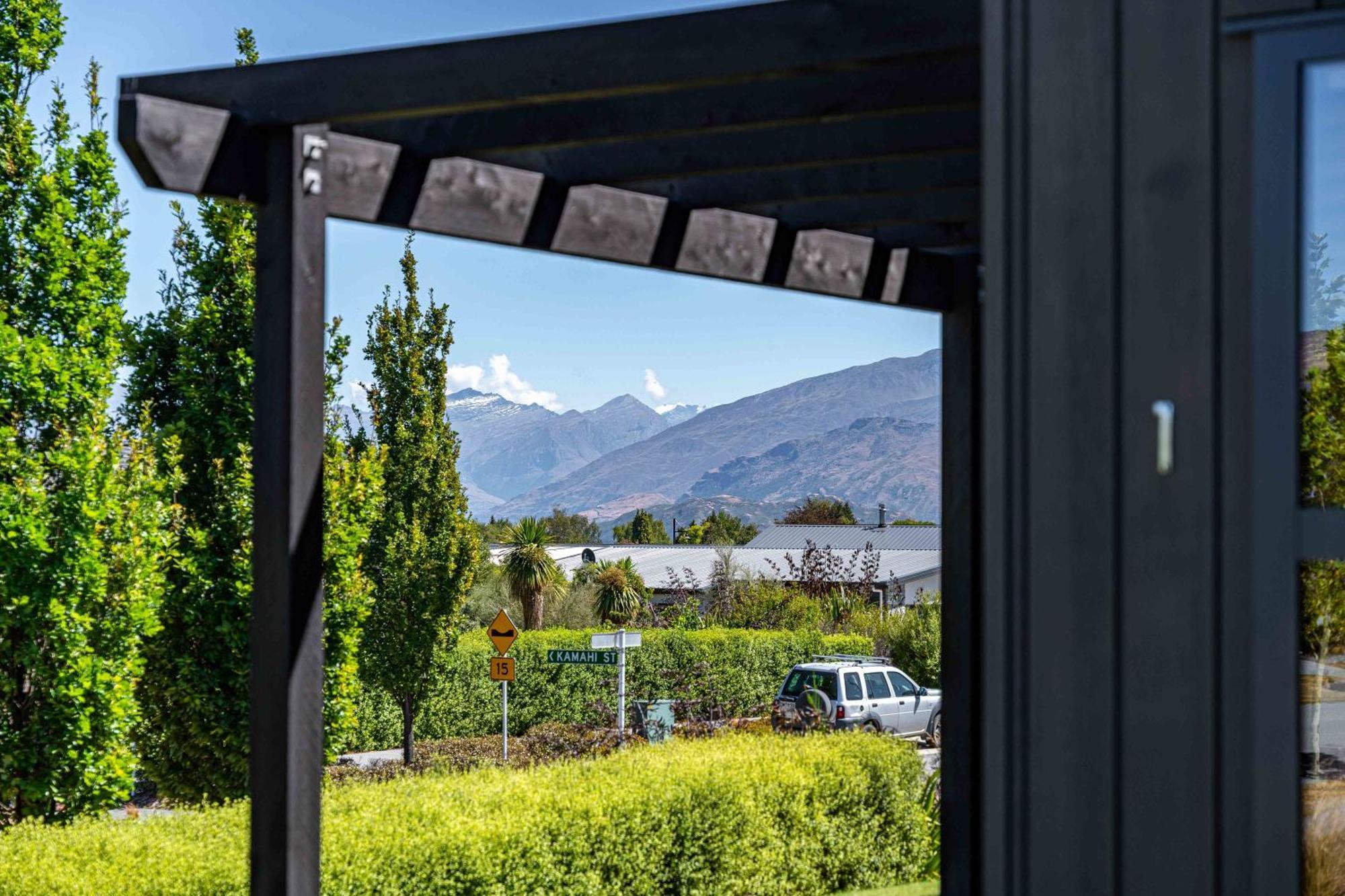 Hoheria Mountain Lodge Wanaka Exterior photo