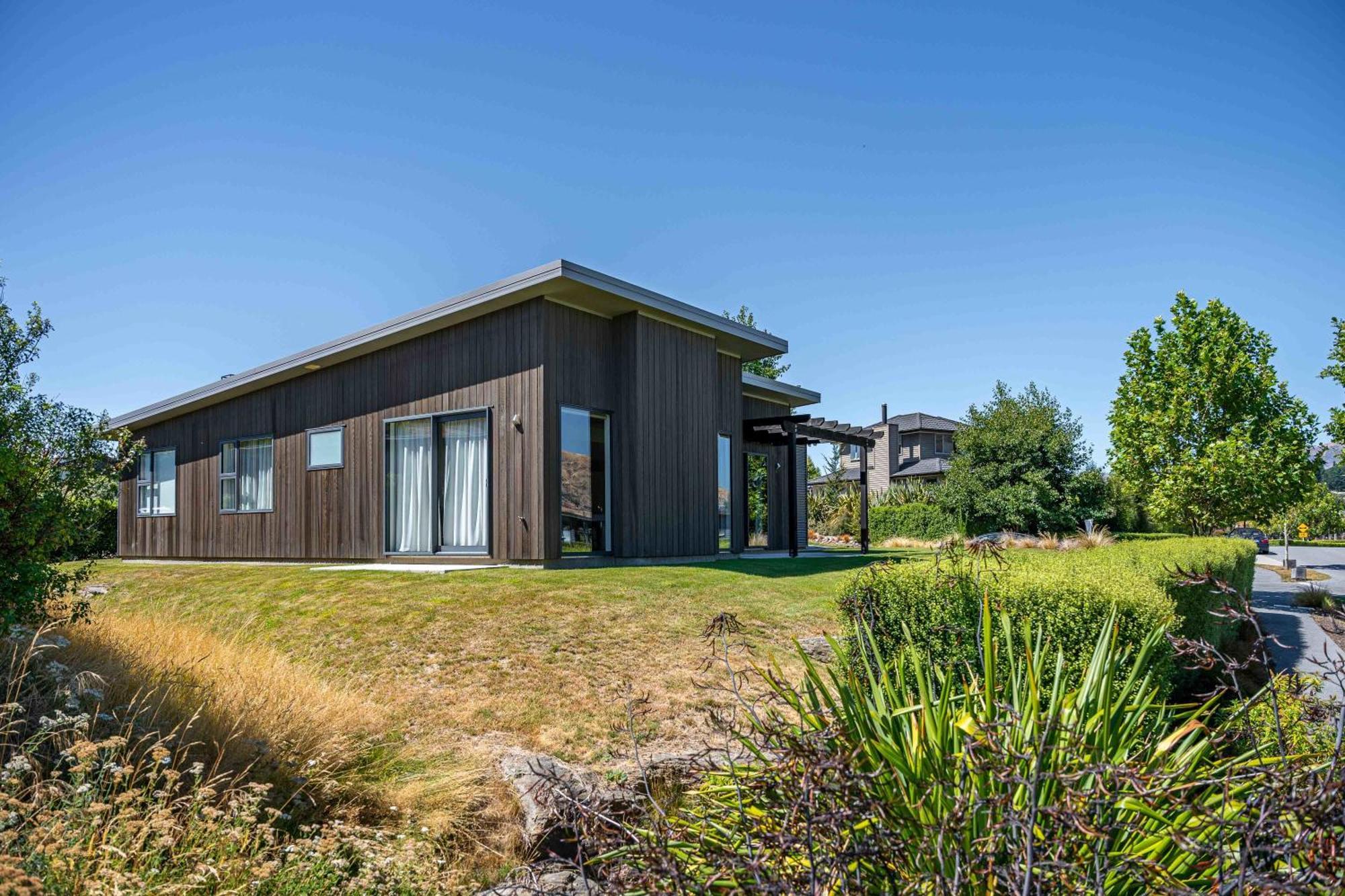 Hoheria Mountain Lodge Wanaka Exterior photo